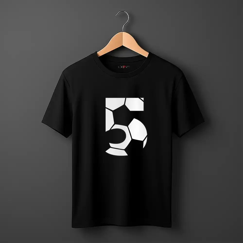 5 Football tshirt in black