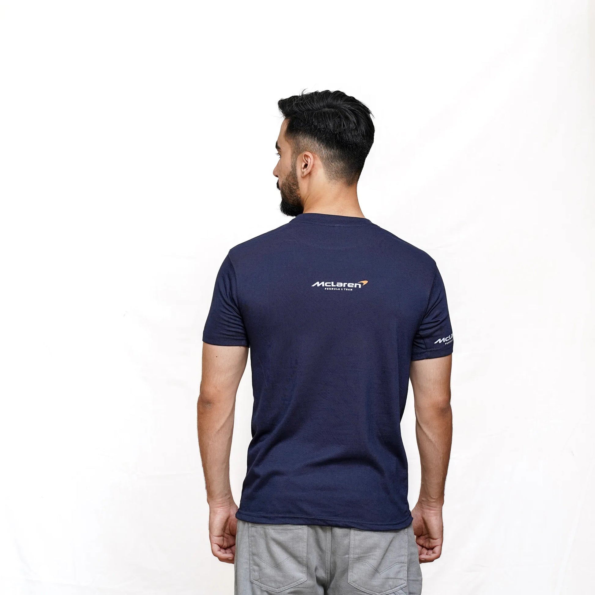 Stylish F1 fan T-shirt with McLaren branding and Lando Norris racing number.